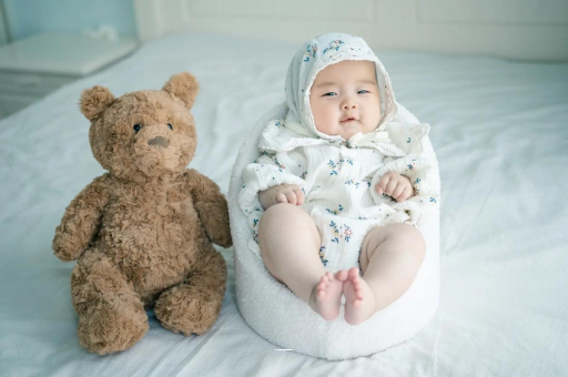 广州借卵试管代怀包男孩宝宝摇头是怎么回事